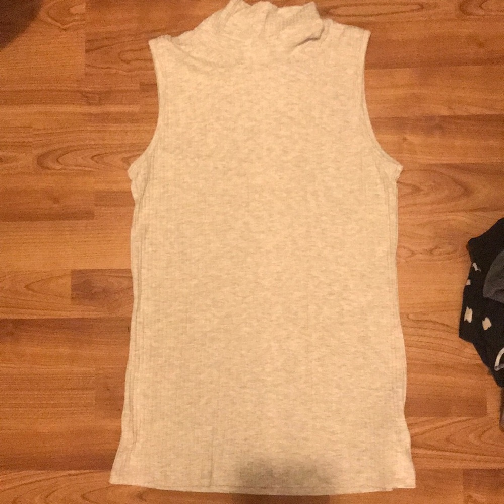 Sleeveless Turtleneck